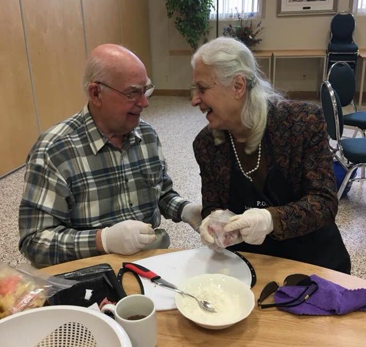 Fighting Seniors Isolation with Slow Cooker Club